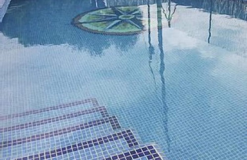 Casserres Cabaña | Casa Rural para 7 personas, con gran jardín y piscina privada