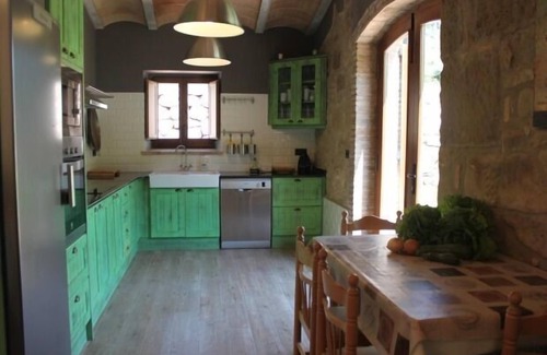 Viver i Serrateix Cabaña | Casa rural con piscina salada, 3 BBQ's, WiFi, jardín, ping-pong, billar,futbolín