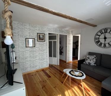 Maceda Casa | Cal xistu