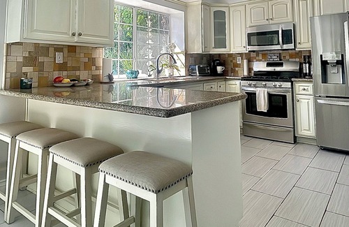 Agoura Hills Casa | Calabasas CA 4-bedroom in peaceful Saratoga Ranch with private pool & jacuzzi