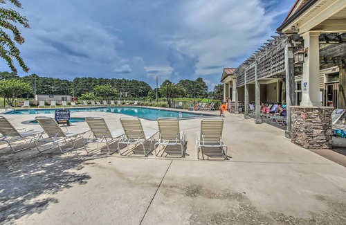 Calabash Condominio | Calabash Condo on Golf Course w/ Pool & Gym!
