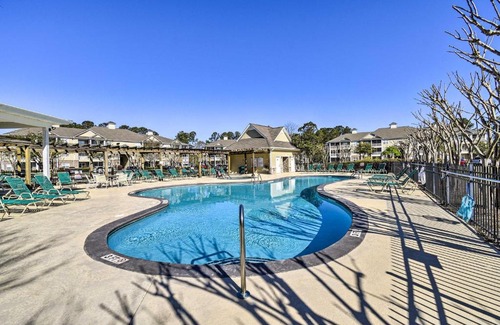 Calabash Apartamento | Calabash Condo with Patio and Golf Course Views!