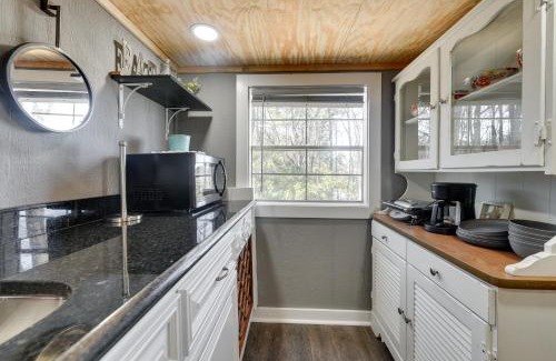 Sunset Beach Apartamento | Calabash Studio Cabin, 4 Mi to Sunset Beach!