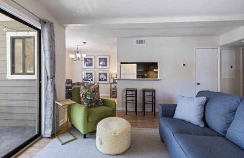 Carolina Shores Condominio | Calabash Style Condo w/King Bed & Pool
