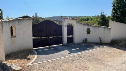 Cuges-les-Pins Apartamento | Calanca blu : grand appartement