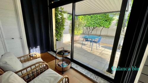 Cuges-les-Pins Apartamento | Calanca blu : grand appartement