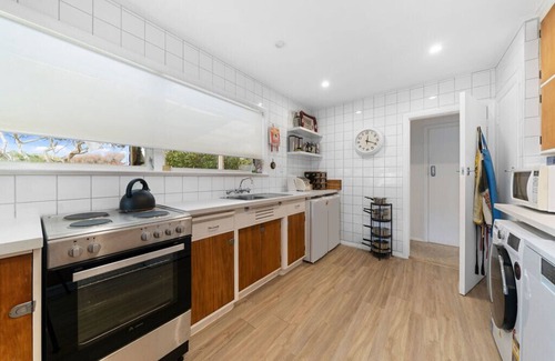 Waikanae Cabaña | Calapso Cottage - Waikanae Beach Holiday Home