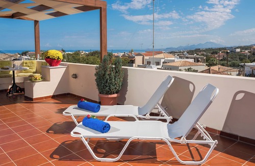 Atsipópoulon Apartamento | Calergi 5 - Estudio lleno de color - Increíble diseño tranquilo - Patio