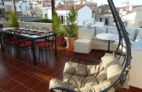 Atsipópoulon Apartamento | Calergi 5 - Estudio lleno de color - Increíble diseño tranquilo - Patio