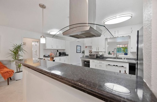 Sacramento Casa | CalExpo/Arden/HotTub/Pool/Firepit/BBQ/No Pet Fee