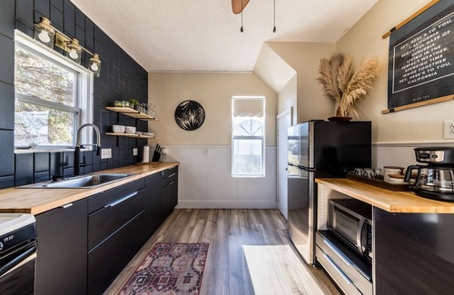 Shiloh Casa | Cali Coast * Small home in quiet neighborhood