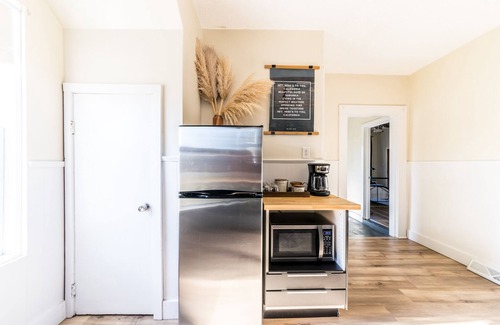 Shiloh Casa | Cali Coast * Small home in quiet neighborhood