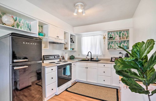 Twentynine Palms Casa | Cali Desert Oasis w/ Hot Tub + Mtn Views!