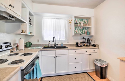 Twentynine Palms Casa | Cali Desert Oasis w/ Hot Tub + Mtn Views!