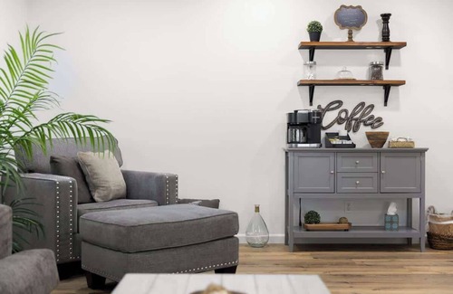 Hanford Casa | Cali Home Base near NAS w/Game Room