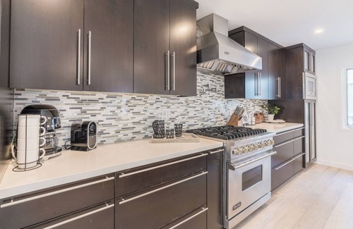 Woodland Hills Casa | Cali Luxury Dream Hideaway + Guest Suite