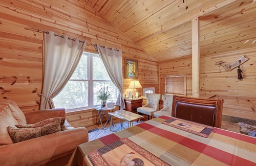 California Hot Springs Cabina | California Hot Springs Creekside Treehouse Cabin