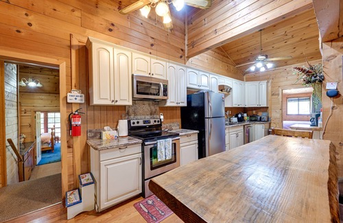 California Hot Springs Cabina | California Hot Springs Creekside Treehouse Cabin