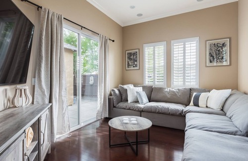 Harlan Ranch Casa | California Dream Cottage with 3 Bedrooms in Harlan Ranch