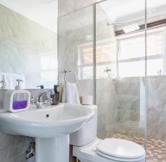 Cape Town Cama Y Desayuno | Caline VIP Luxury Jacuzzi &, Swimming Pool MEWS