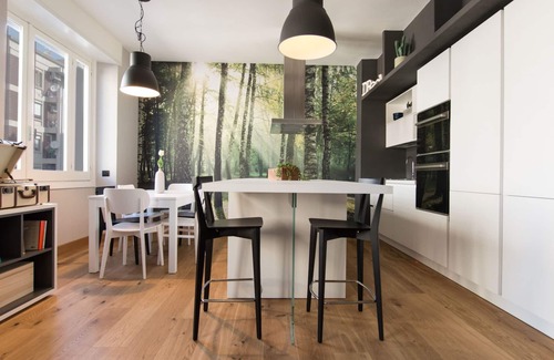 Cagliari Casa | Apartamento completamente nuevo en el centro de Cagliari, tres habitaciones con baño privado.