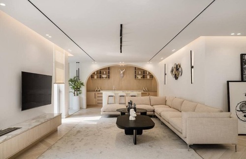 The 5th Settlement Apartamento | Call It "The Fantasy Duplex"