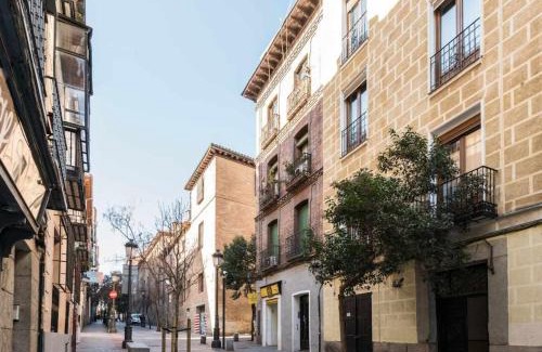 Barrio de las Letras Apartamento | Calle Huertas Coqueto by RegalateMadrid