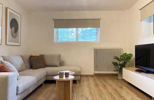 Glyfada Casa | Calm 1-bedroom house in Glyfada