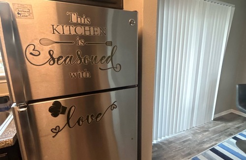 Bedford Apartamento | Calm 2 bedroom getaway w serene balcony