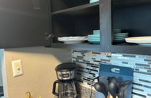 Bedford Apartamento | Calm 2 bedroom getaway w serene balcony