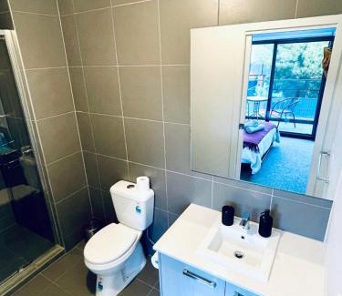 Hadfield Casa | Calm Getaway Close to Airport