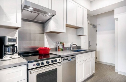 Civic Center Apartamento | Calm Hayes Valley Studio w/ Rooftop, W/D, 1 min to BART by Blueground