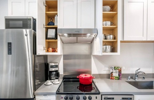 Civic Center Apartamento | Calm Hayes Valley Studio w/ Rooftop, W/D, 1 min to BART by Blueground