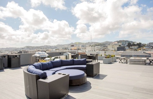 Civic Center Apartamento | Calm Hayes Valley Studio w/ Rooftop, W/D, 1 min to BART by Blueground