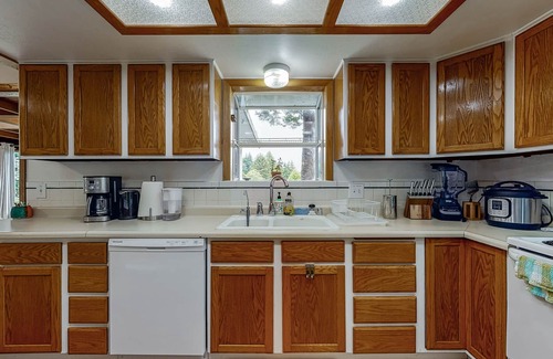 Arcata Casa | Calm Home next to Trailhead and Cal Poly