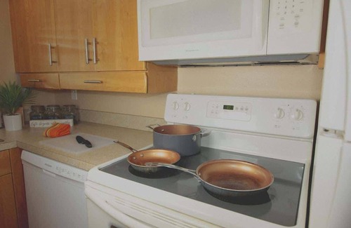 Arlington Park Apartamento | Calm Japandi Retreat with Patio, Near Downtown