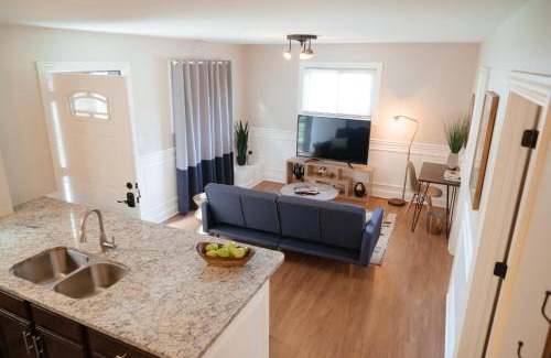 Chicago Apartamento | Calm & Well-Equipped 2BR Chicago Apartment - Central Cozy