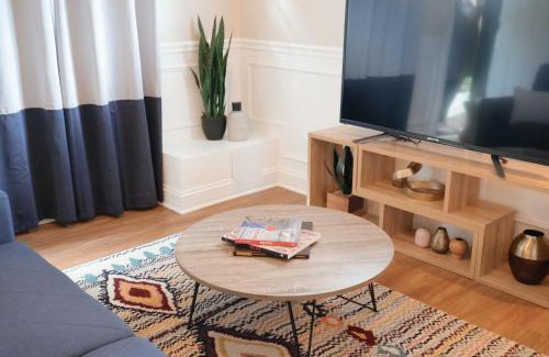 Chicago Apartamento | Calm & Well-Equipped 2BR Chicago Apartment - Central Cozy