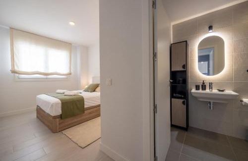 Ciudad Universitaria Apartamento | Calma & Beach Estepona Retreat