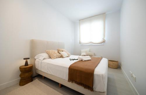 Ciudad Universitaria Apartamento | Calma & Beach Estepona Retreat