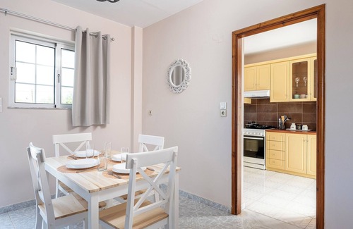 Linopotis Casa | "Calma " country living -Your vacation home in an olive grove near the beach