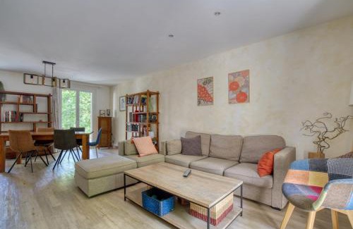 Voeuil-et-Giget Casa | Calme à l'orée des bois