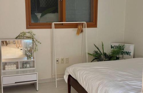 Chunghyeon-dong Apartamento | Calming place, Seoul #2