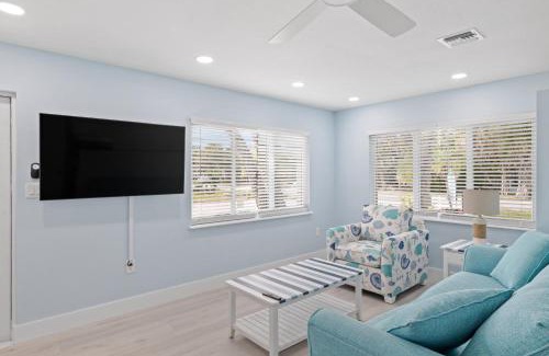 Sanibel Casa | Caloosa Cottage at Palm View Inn of Sanibel with Bikes