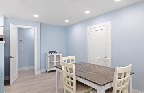 Sanibel Casa | Caloosa Retreat- 2BR Cottage at Palmview Inn of Sanibel with Bikes