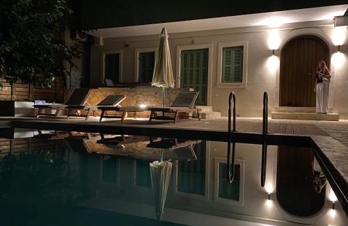 Agios Nikitas Apartamento | Caltabania Suites