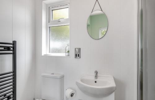 Jameston Complejo | Calvesland Hideaway