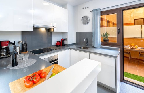Centro Apartamento | Camas Vacation Apartment by Solaga Holiday Homes