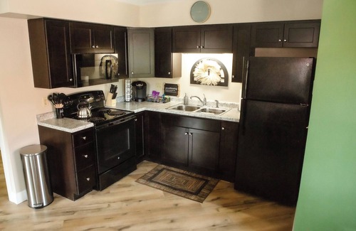 Taylors Falls Apartamento | Cambrian & Co. Downtown Loft Stylish, Sophisticated, Charm