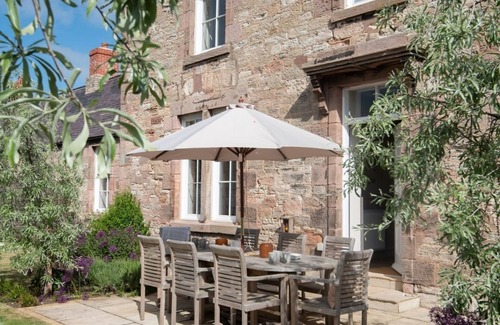 Berwick-upon-Tweed Casa | Cambridge House - Sleeping 8 Guests in 4 Bedrooms